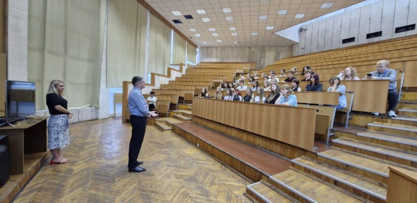 🎓 Зустріч першого набору спеціальності “Міжнародні відносини” з адміністрацією факультету 🌍